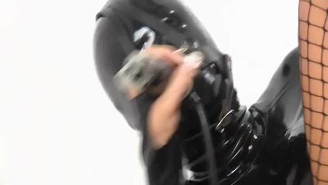 21084
